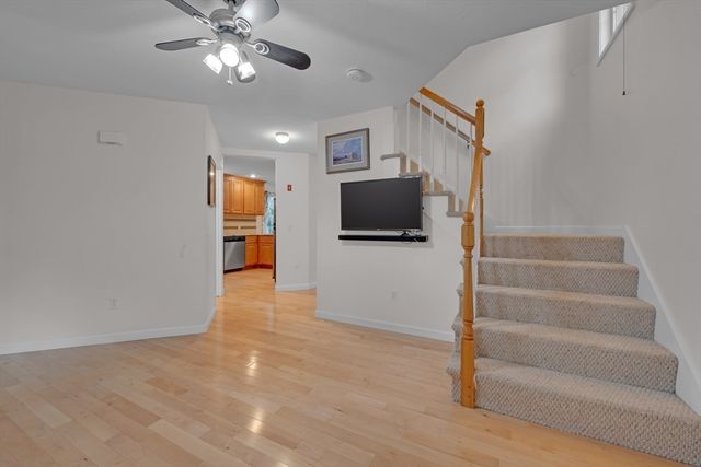 271 Mashapaug Rd, Holland, MA 01521