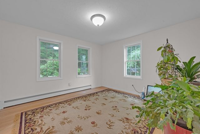 271 Mashapaug Rd, Holland, MA 01521
