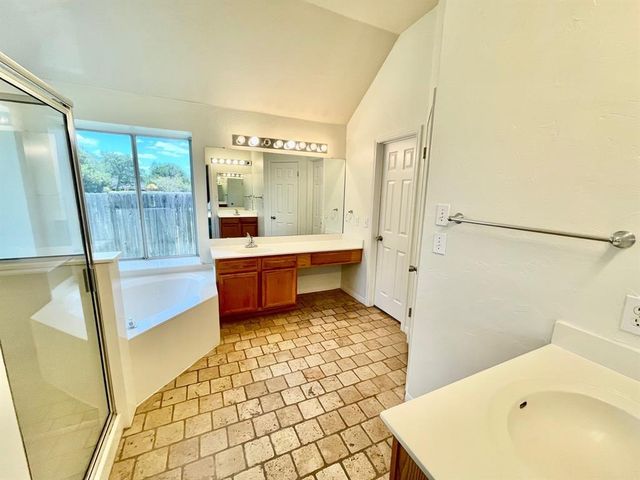 902 Cashew LN, Cedar Park, TX 78613