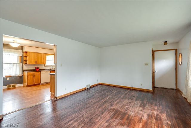 1306 N Plainview Drive, Copley, OH 44321