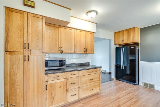 1306 N Plainview Drive, Copley, OH 44321