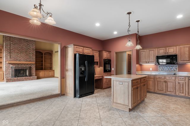 9816 Stowaway Cove, Fort Wayne, IN 46835