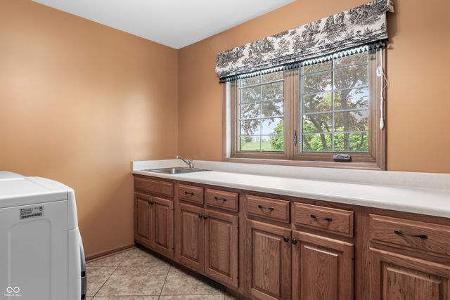 9816 Stowaway Cove, Fort Wayne, IN 46835