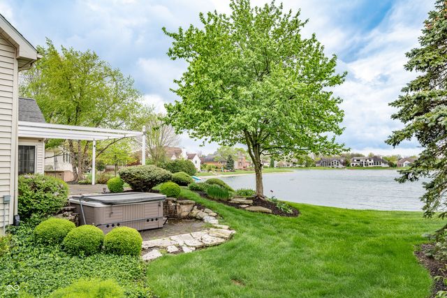 9816 Stowaway Cove, Fort Wayne, IN 46835