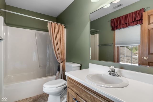 9816 Stowaway Cove, Fort Wayne, IN 46835