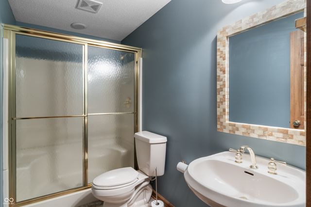 9816 Stowaway Cove, Fort Wayne, IN 46835