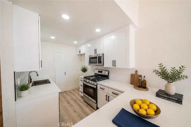 1122 Monroe, Lake Elsinore, CA 92530