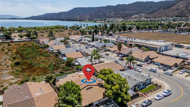 1122 Monroe, Lake Elsinore, CA 92530