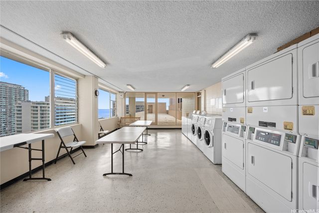 1720 Ala Moana Boulevard 1205A, Honolulu, HI 96815