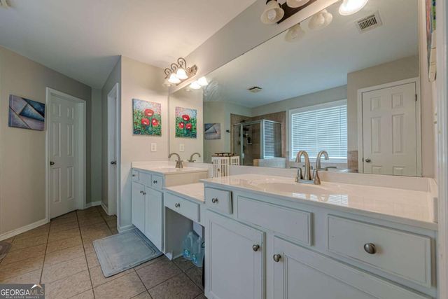 890 Sapphire Lane, Sugar Hill, GA 30518