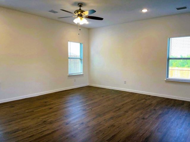 114 Providence Avenue, Farmersville, TX 75442