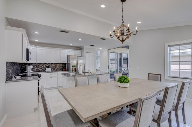 17 Selby Lane, Palm Beach Gardens, FL 33418