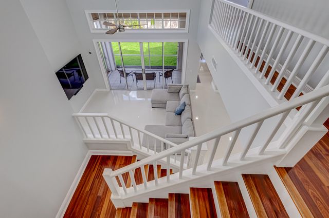 17 Selby Lane, Palm Beach Gardens, FL 33418