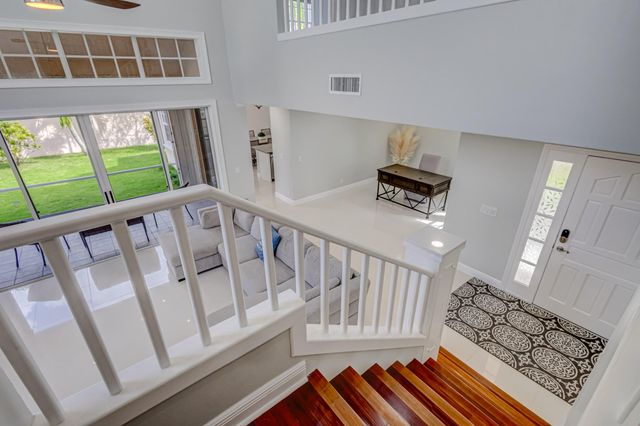 17 Selby Lane, Palm Beach Gardens, FL 33418