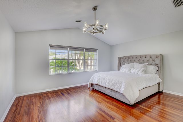 17 Selby Lane, Palm Beach Gardens, FL 33418