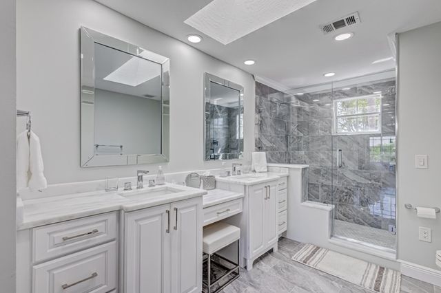 17 Selby Lane, Palm Beach Gardens, FL 33418