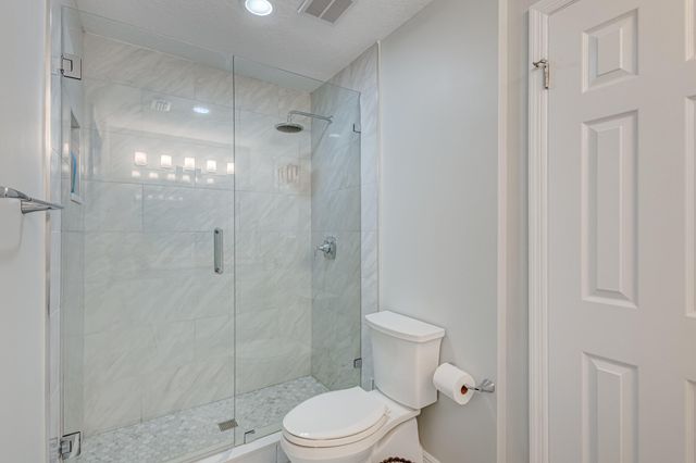 17 Selby Lane, Palm Beach Gardens, FL 33418