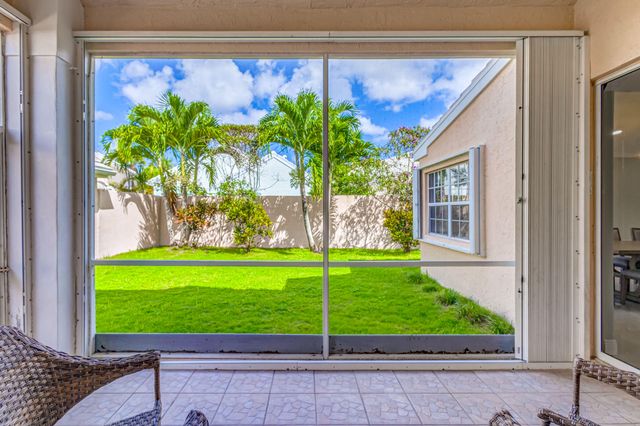 17 Selby Lane, Palm Beach Gardens, FL 33418