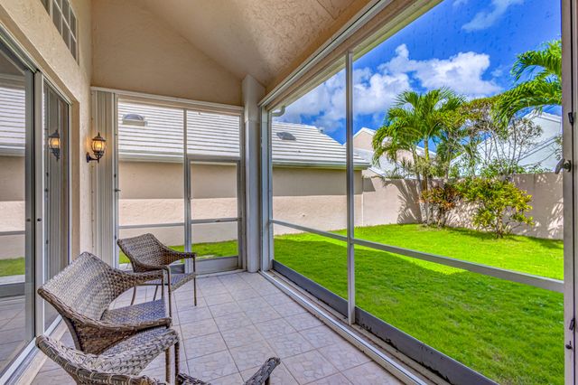 17 Selby Lane, Palm Beach Gardens, FL 33418