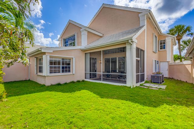 17 Selby Lane, Palm Beach Gardens, FL 33418