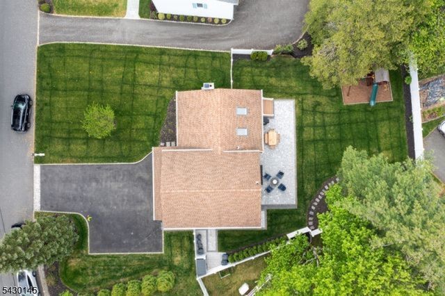 32 Bergen Rd, New Providence Boro, NJ 07974