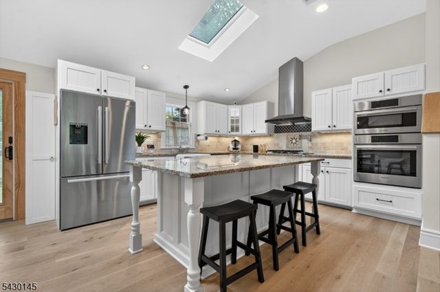 32 Bergen Rd, New Providence Boro, NJ 07974