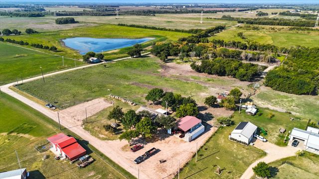 1118 Private Road 425, Whitewright, TX 75491