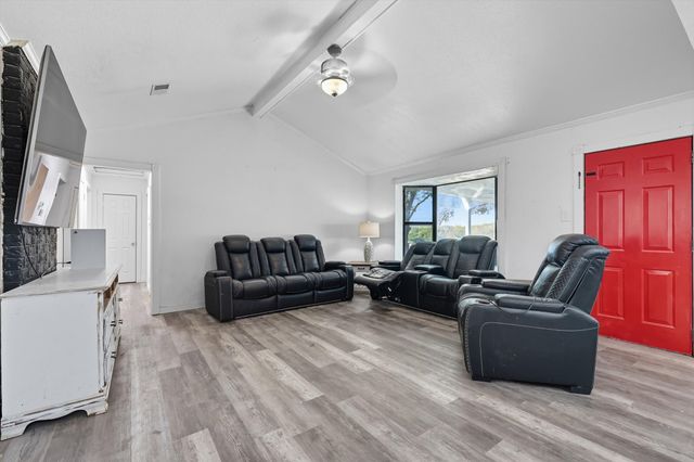 1118 Private Road 425, Whitewright, TX 75491