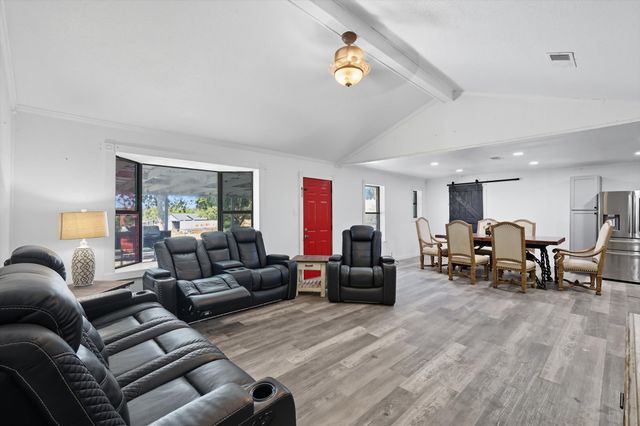 1118 Private Road 425, Whitewright, TX 75491