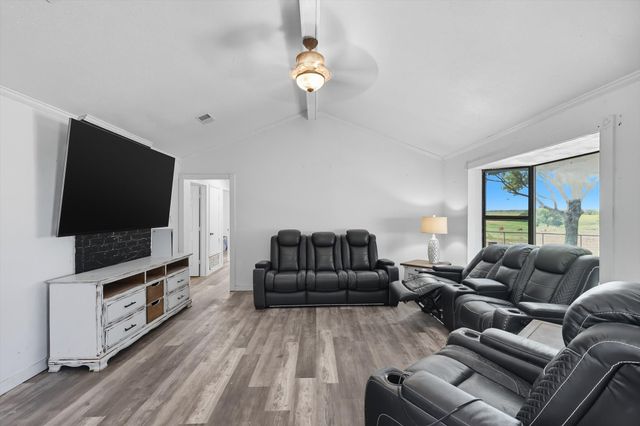 1118 Private Road 425, Whitewright, TX 75491