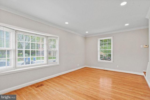 8251 CLIFTON FARM CT, Alexandria, VA 22306