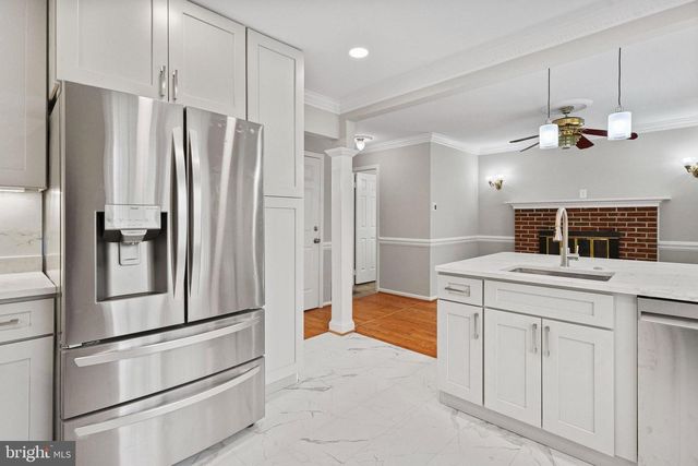 8251 CLIFTON FARM CT, Alexandria, VA 22306