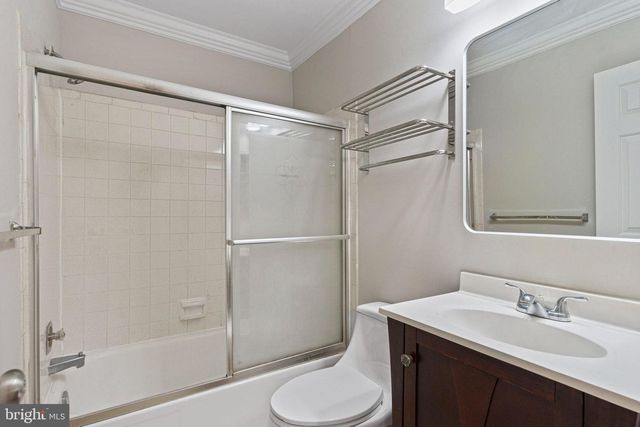8251 CLIFTON FARM CT, Alexandria, VA 22306