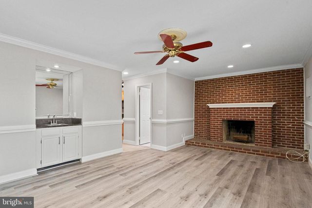 8251 CLIFTON FARM CT, Alexandria, VA 22306