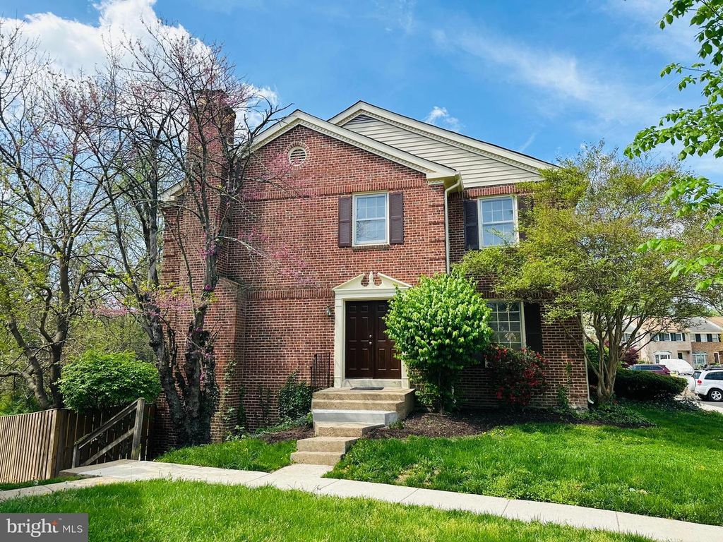 8251 CLIFTON FARM CT, Alexandria, VA 22306