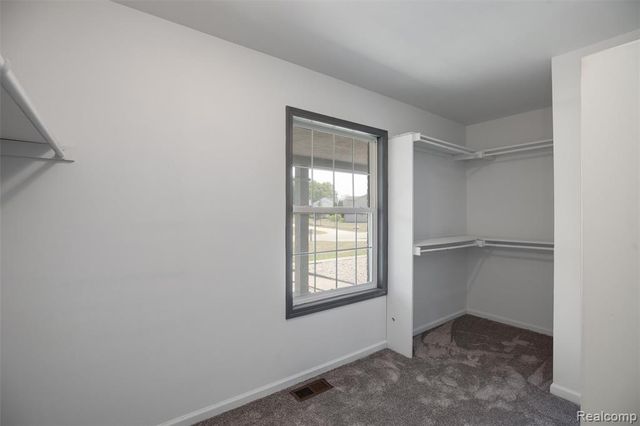 9110 Old Oak Drive, Grand Blanc, MI 48439