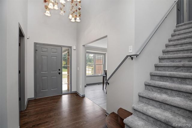 9110 Old Oak Drive, Grand Blanc, MI 48439