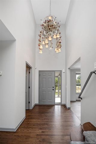 9110 Old Oak Drive, Grand Blanc, MI 48439