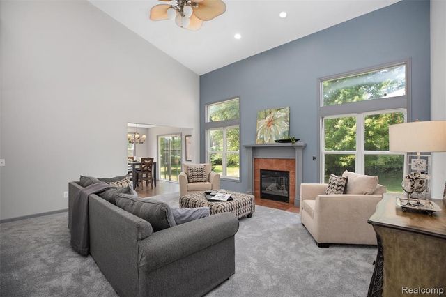 9110 Old Oak Drive, Grand Blanc, MI 48439