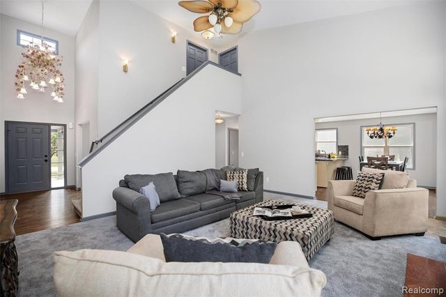 9110 Old Oak Drive, Grand Blanc, MI 48439
