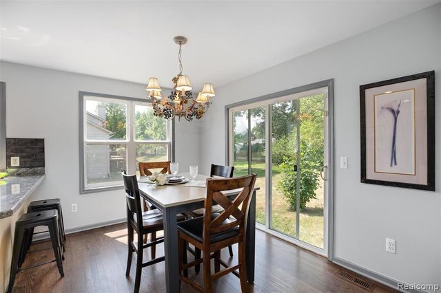 9110 Old Oak Drive, Grand Blanc, MI 48439