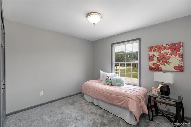 9110 Old Oak Drive, Grand Blanc, MI 48439