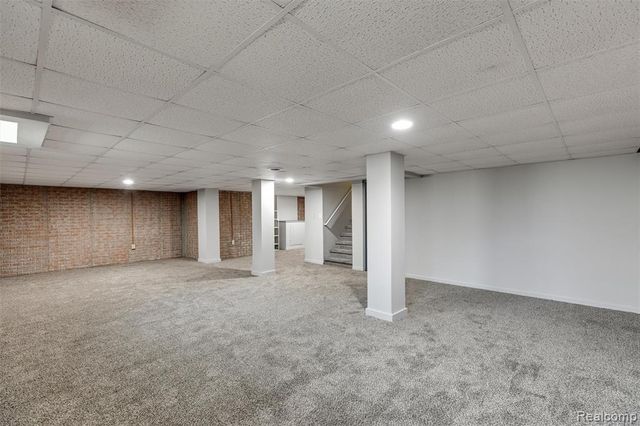 9110 Old Oak Drive, Grand Blanc, MI 48439