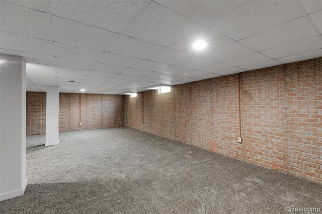 9110 Old Oak Drive, Grand Blanc, MI 48439