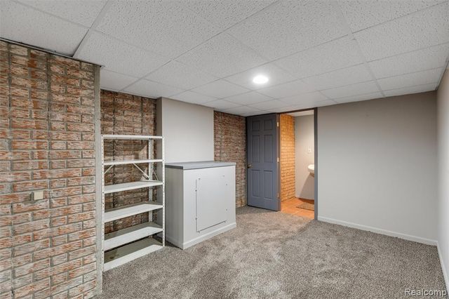 9110 Old Oak Drive, Grand Blanc, MI 48439