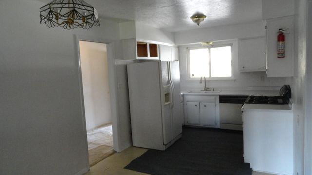 12508 Apache Place NE, Albuquerque, NM 87112
