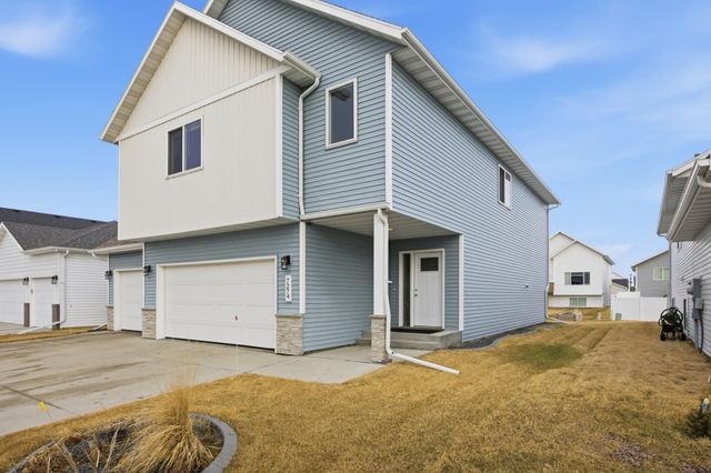 7274 29th Street S, Fargo, ND 58104