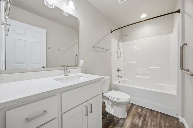 7274 29th Street S, Fargo, ND 58104