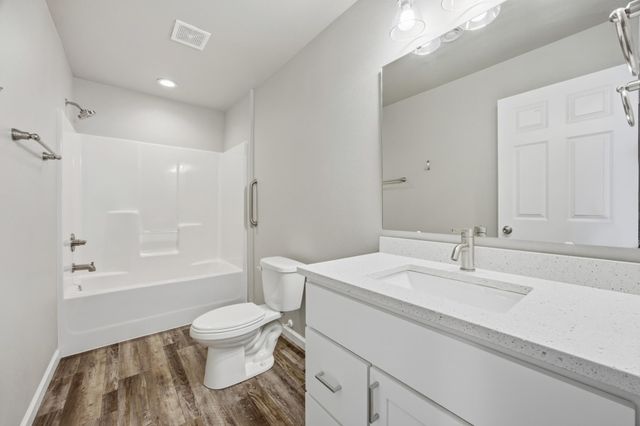 7274 29th Street S, Fargo, ND 58104