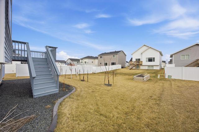 7274 29th Street S, Fargo, ND 58104